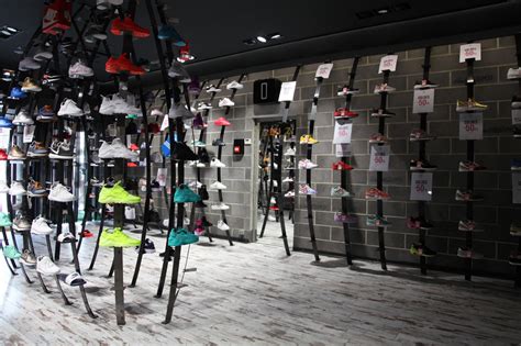 buzz sneaker shop.